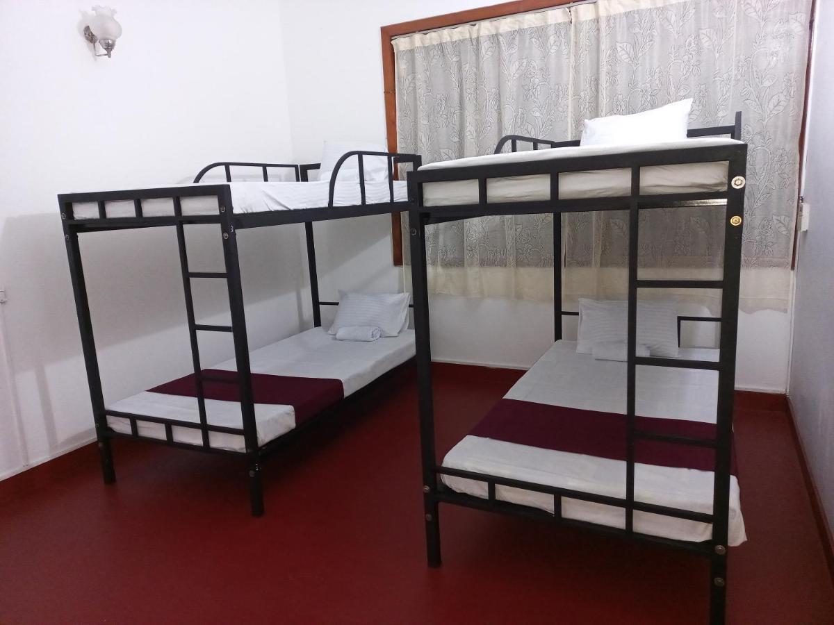 Lazy Bear Best Hostel In קנדי מראה חיצוני תמונה