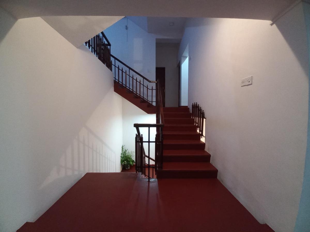 Lazy Bear Best Hostel In קנדי מראה חיצוני תמונה