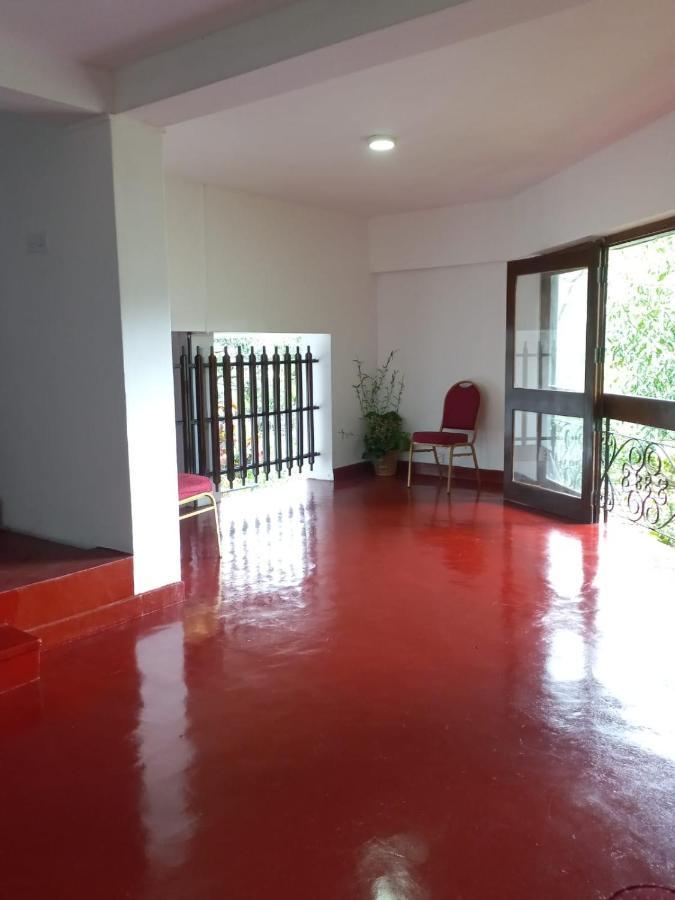 Lazy Bear Best Hostel In קנדי מראה חיצוני תמונה